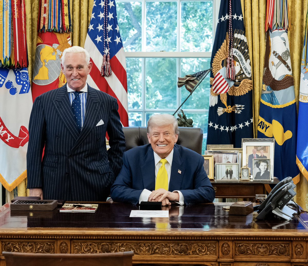 RogerJStoneJr's tweet image. Russiagate was a hoax orchestrated by Barack Obama. Celebrating truth with the 45th and 47th President. Oh... and Roger Stone did nothing wrong..