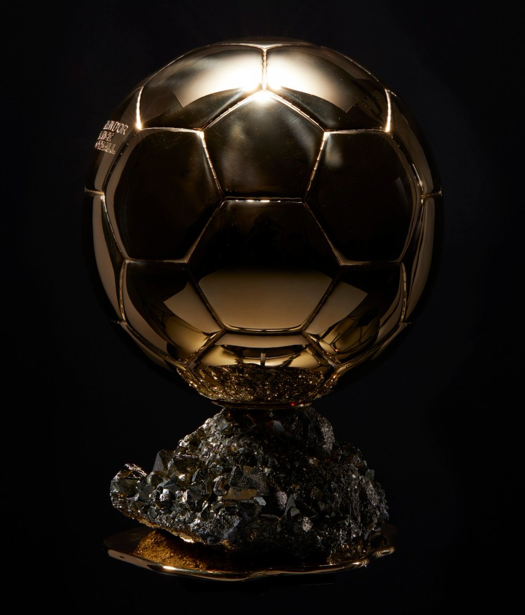M-2⃣ avant de connaître le #BallonDor 2025 🌟

À ton avis, ça va être... 🤔