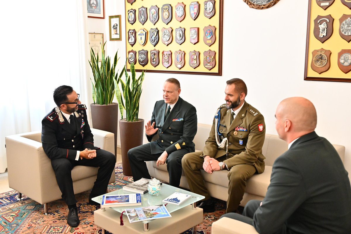 _CoESPU_'s tweet image. Glad to #Welcome to the @CittadiVicenza's #StabilityPolicingHub, 🇫🇮 @rajavartijat Delegation. Deep-diving into global challenges, exchanging ideas and exploring possible avenues of cooperation and mutual support.
#StabilityPolicing4Peace #StrongerTogether #BrothersInArms #CoESPU