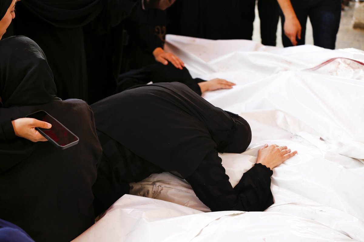 UNRWAes's tweet image. Entre octubre de 2023 y el 16 de julio de 2025, según el Ministerio de Salud Palestino y OCHA, al menos 58.573 personas han sido asesinadas en Gaza.
De ellas, 26.655 eran hombres, 9.497 mujeres, 17.921 niños y 4.307 personas mayores.
¿Cuándo va a terminar esta masacre?