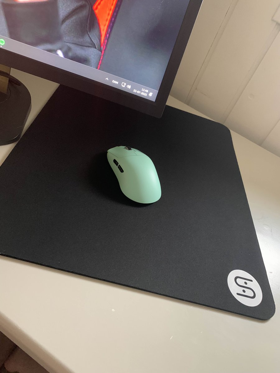 clockziCS2's tweet image. First game with the new @vaxee_corp mouse and pad…dropped 44/24.
This is actually cracked 😂.
Big thanks to @vaxee_corp for sending it!