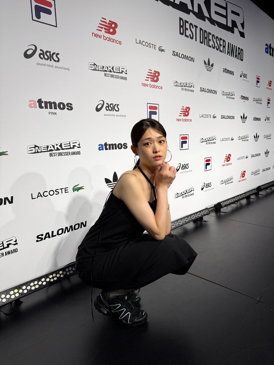 sayuringo_staff's tweet image. 『スニーカーベストドレッサー賞 2025』
松村沙友理がタレント部門で受賞いたしました!🏆✨
外のロケなどお仕事でも支えてくれる、大切な相棒のスニーカー!👟✨
このような素敵な賞をいただくことがきてとても嬉しいです💞
これからもたくさんスニーカーを履きます✨
ありがとうございました❣️