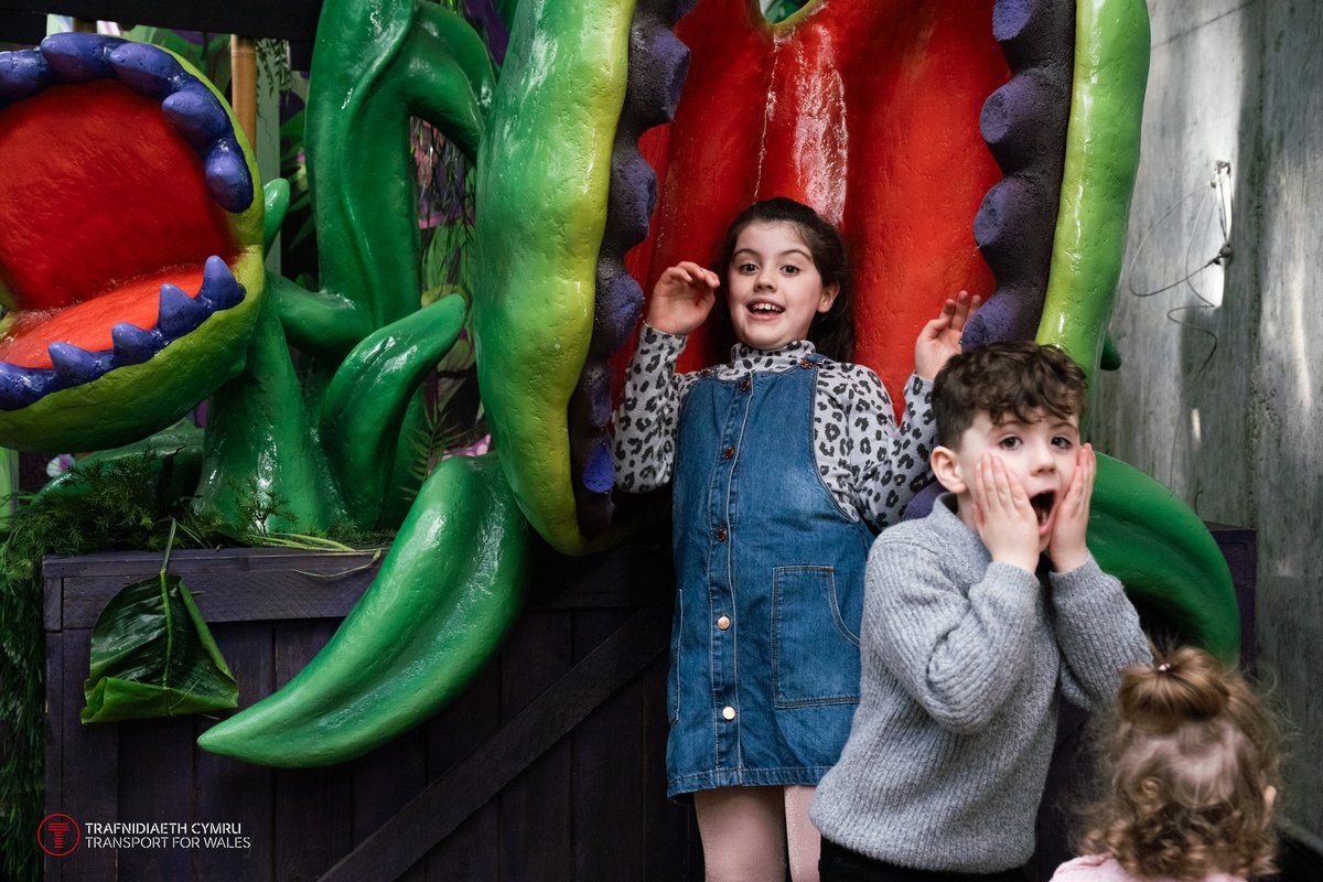 Plantasia6's tweet photo. 🚆 Planning a #BigDayOut by train?
Thanks to our friends at @transport_wales, you can get 20% off your general admission ticket to the zoo! 🐍🌴Just book online with the promo code & show your valid train ticket when you arrive.
👉 https://t.co/LFUXOXMaL5
#ZooDays https://t.co/dqYxYvlkBB