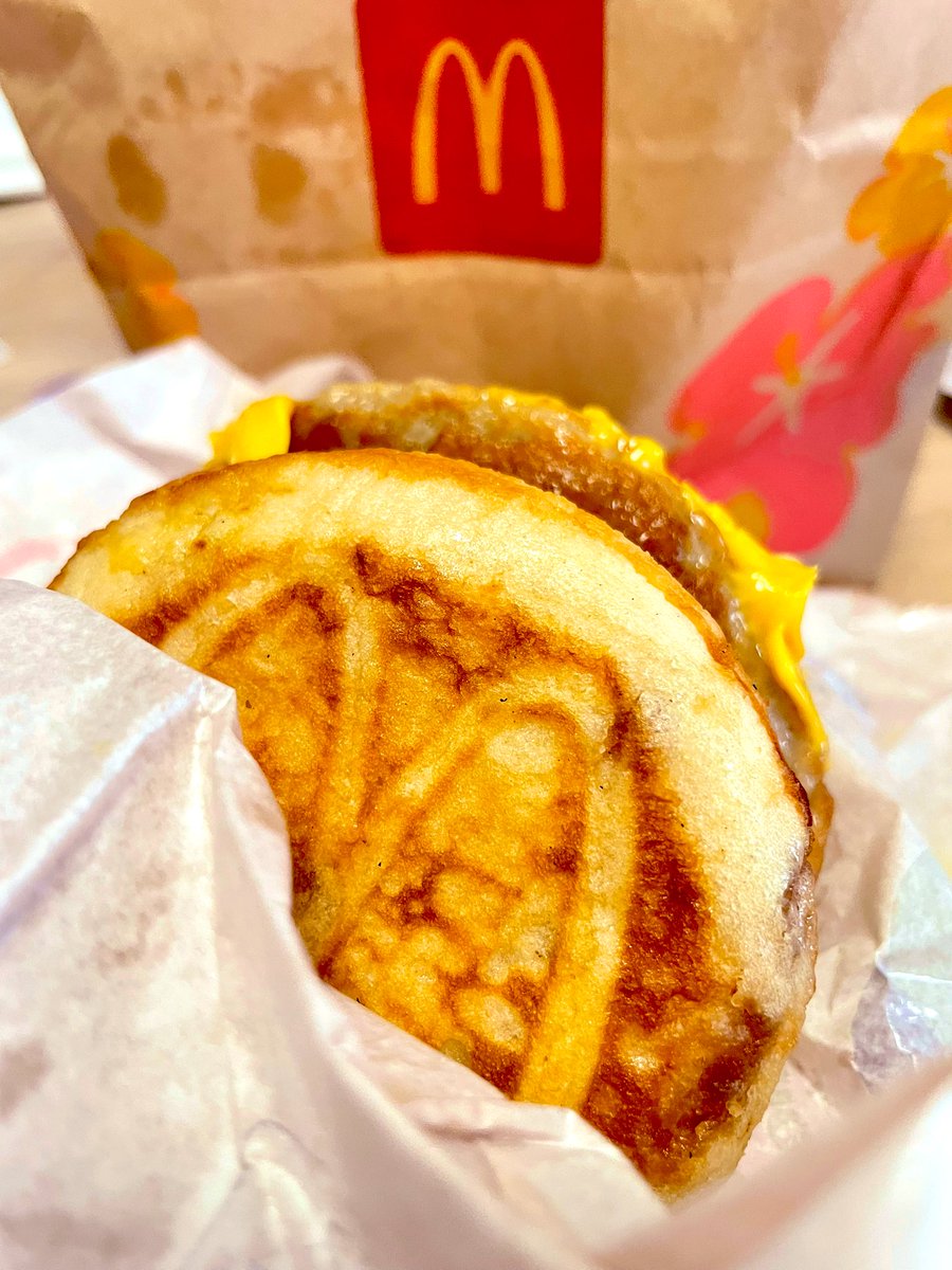 leoma4ma4's tweet image. 朝マックグリドル食べて二郎三連食して小滝橋でビール2本飲んでフクロウいる新宿のオアシス行って現実に帰ってきた、晩御飯何食べよう😃
#二郎 #品川二郎 #上野毛 #小滝橋 #フクロウカフェ #iPhone17貯金始めよう #バーガーキング食べるか川崎二郎行くか悩んでる #もしくは鱧食べたい