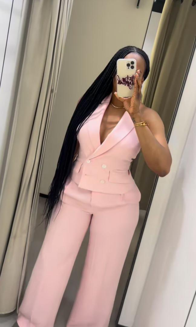 ShopWitDre's tweet image. *💃🏼RESTOCKED💃🏼*
*LUXURIOUS TWO PIECE SET*
*SIZE:S/M/L/XL*
*PRICE 🏷️39,000*