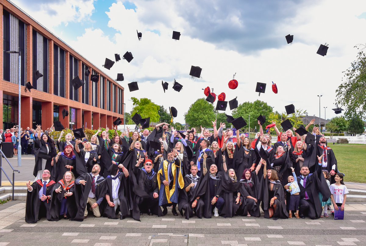 UniofStaffs's tweet image. Day 6 of our Summer Graduation celebrated the future of health &amp;amp; education!
We’re proud of our Psychology &amp;amp; Education grads as they step into vital roles across society. 🎓 

Photos bit.ly/3XKzoWr
Highlights bit.ly/4dWhvj0=