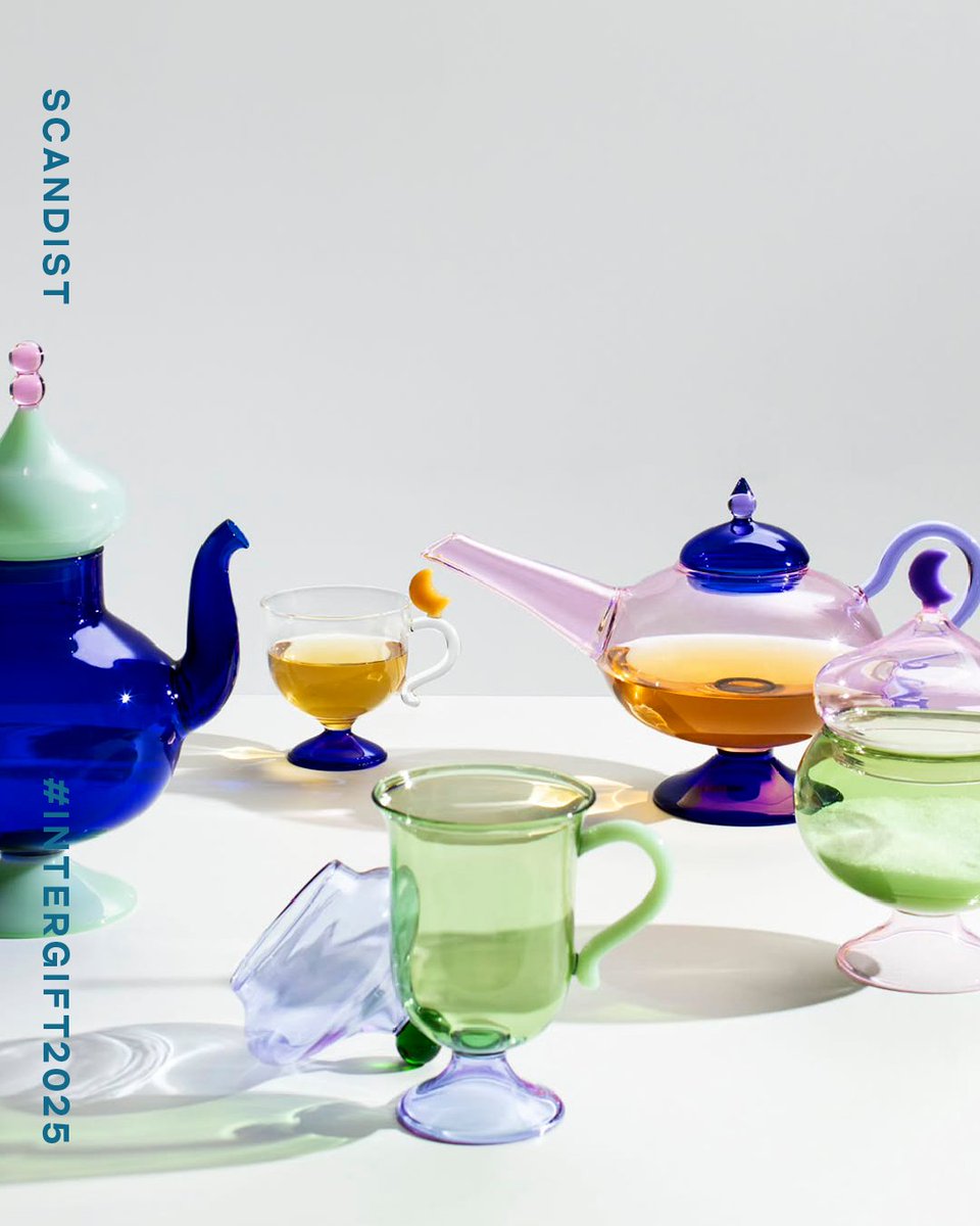 Diseño, transparencia y artesanía.

La vajilla de Ichendorf, distribuida por Scandist, combina formas orgánicas con la pureza del vidrio soplado, elevando el arte de la mesa a una experiencia visual y sensorial.

Descúbrela en #INTERGIFT2025

#SumandoTendencias