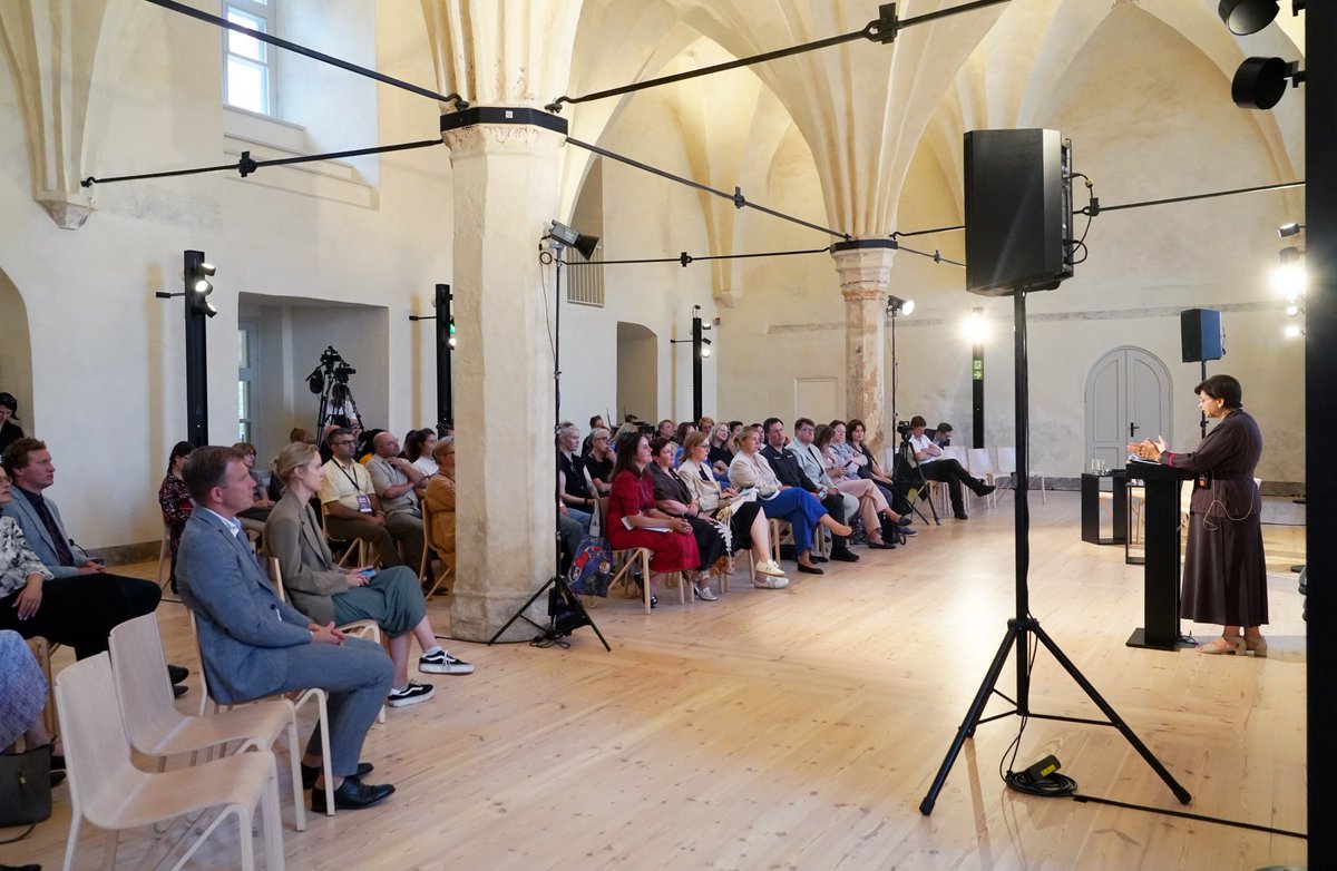 📷Uz <a href="/ICCROM/">ICCROM</a> un <a href="/KM_kultura/">Kultūras ministrija</a> rīkotām starptautiskām mācībām Rīgā ieradušies speciālisti no 20 valstīm, lai kultūras mantojuma un risku pārvaldības profesionāļu vadībā apgūtu prasmes kultūras mantojuma aizsardzībā. Foto: Evija Trifanova/LETA km.gov.lv/lv/jaunums/kul…