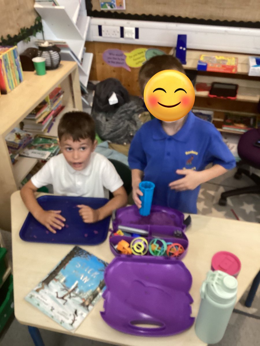 academy_roebuck's tweet photo. Toy day fun in #Pineclass !!!! https://t.co/Fmax8Yr9FH