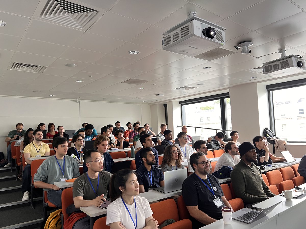 ImperialRobots's tweet image. We kicked off with the first day of the inaugural Imperial Robotics Summer School yesterday!

Prof. Holger Krapp gave the opening address, followed by fundamental lectures from Professor Ferdinando  Rodriguez y Baena &amp;amp; Professor Thrishantha Nanayakkara.

In the afternoon,…