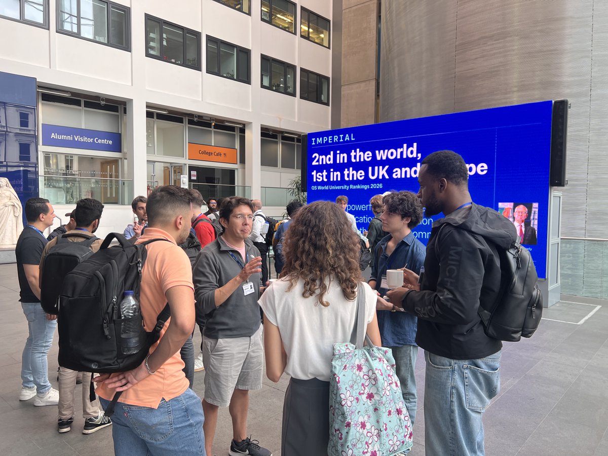 ImperialRobots's tweet image. We kicked off with the first day of the inaugural Imperial Robotics Summer School yesterday!

Prof. Holger Krapp gave the opening address, followed by fundamental lectures from Professor Ferdinando  Rodriguez y Baena &amp;amp; Professor Thrishantha Nanayakkara.

In the afternoon,…