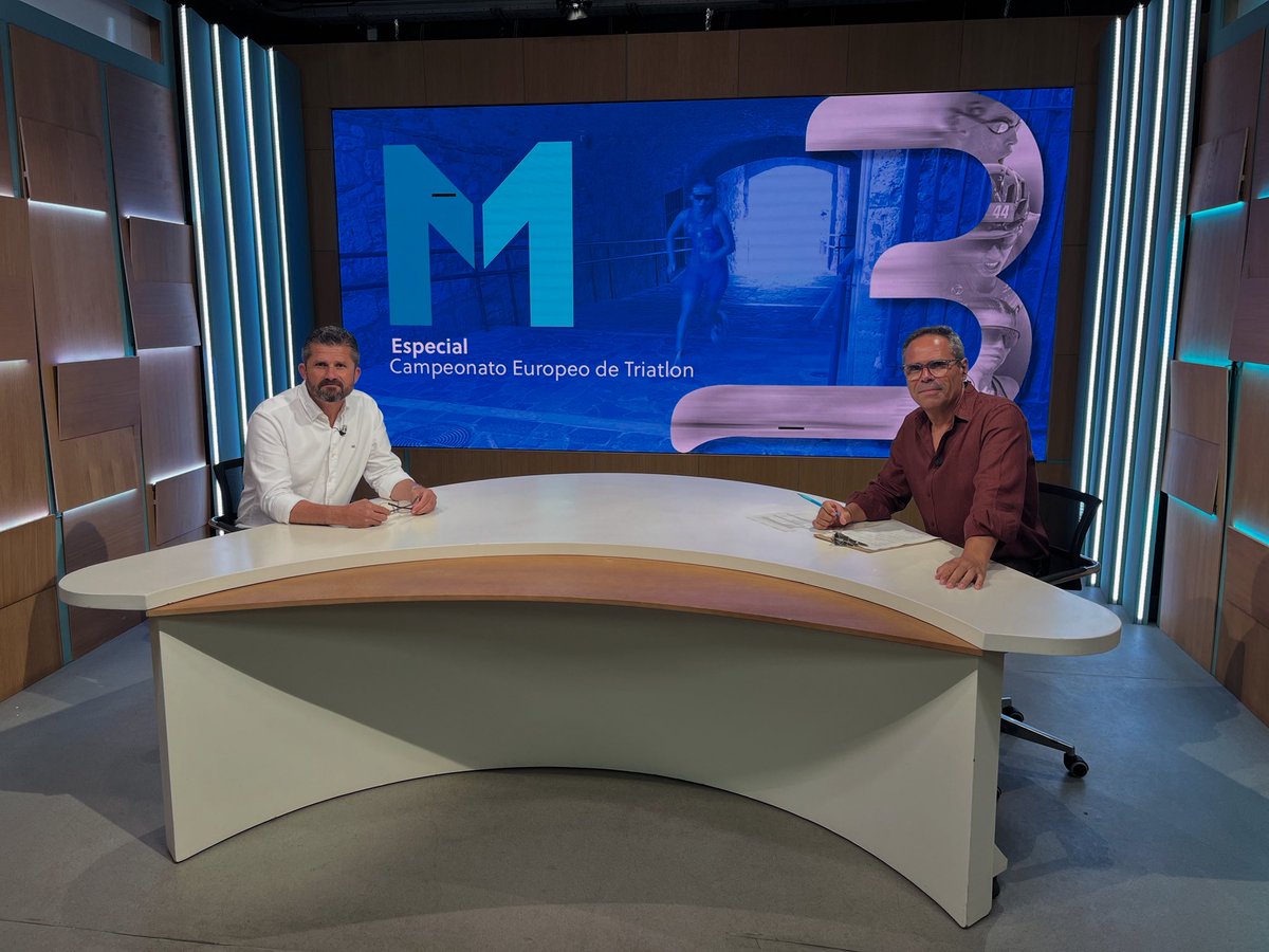 El consejero de Deportes, Miguel Ángel Fernández Bonnemaison, está en los estudios de TV Melilla para hacer una primera valoración del Campeonato de Europa de Triatlón. 

#europetrichampsmelilla #MelillaDeporte #NuestroDeporte