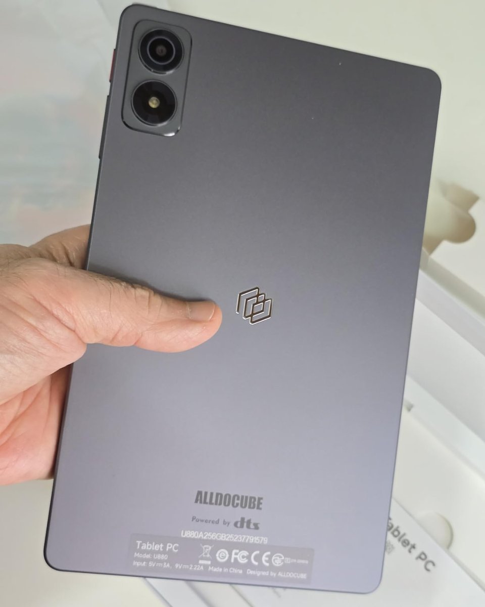 alldocube's tweet image. #alldocube #iPlay70miniUltra #gamingtablet
"The tablet comes well-packaged in a box that includes the tablet with a film-style screen protector, a USB-C charging cable, and… a charger! These days, getting a charger with a tablet or phone is almost a luxury.
In terms of…