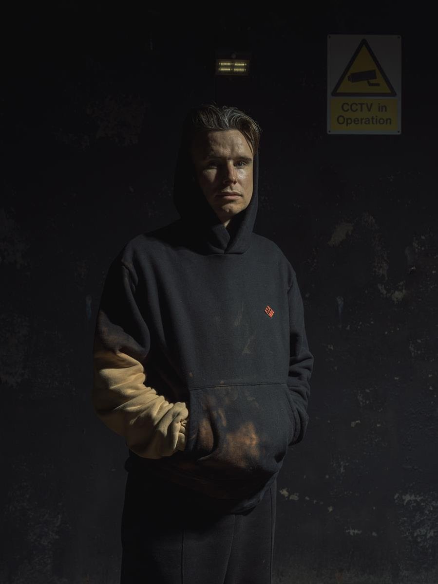ClashMagazine's tweet image. For Those I Love tackles knife crime + class divisions in his native Dublin on new single 'Mirror'.
clashmusic.com/news/for-those…