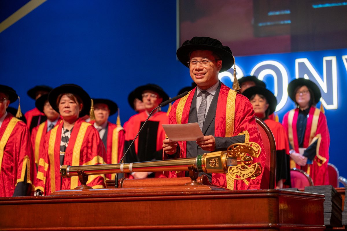 NTUsg's tweet image. The future begins here. 🎓 As convocation season begins, we honour the journey of the #NTUsgClassof2025. To our graduates: this milestone marks not an end, but the beginning of a new chapter. All the best as you go forth and make your mark on the world.
#graduation