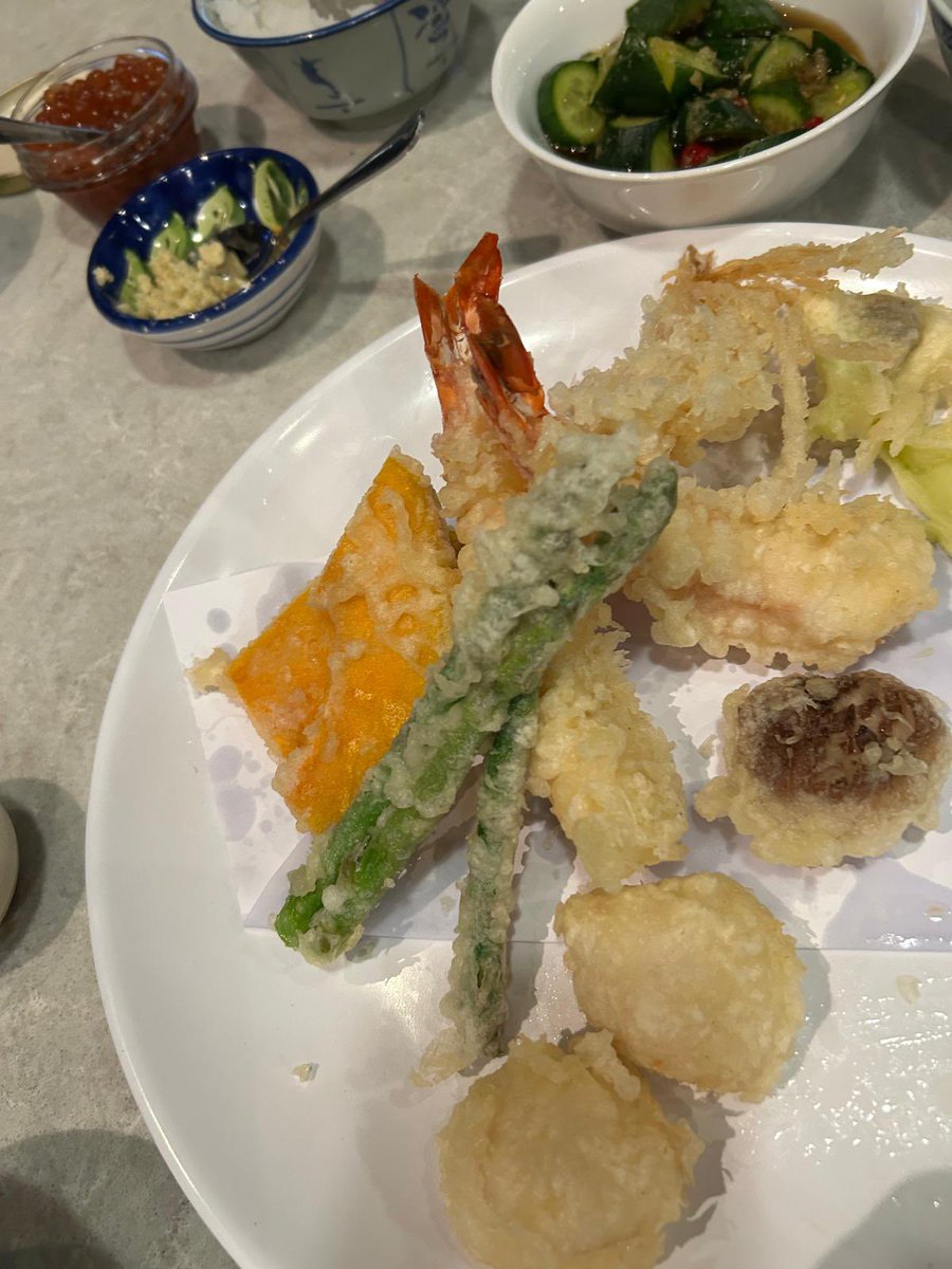 JimmyBarnes's tweet image. It’s Tempura Tuesday. We’re up in the big smoke for check ups and meetings, generally making plans.
@jane13barnes