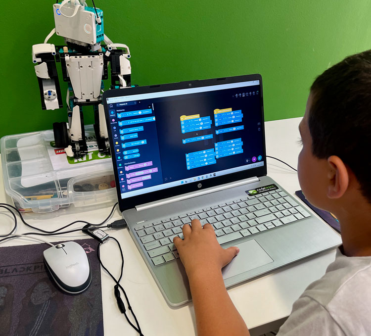 codelearn_cat's tweet image. Codelearn és una escola de programació i pensament computacional, però la nostra plataforma online incorpora moltes altres àrees de coneixement que contribueixen a reforçar les assignatures escolars de forma transversal i gamificada: codelearn.cat/blog/extraesco… #educació
