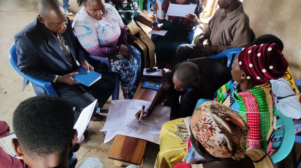 MIRAC2Albertine's tweet image. 🌍✨ Exciting training for local council leaders in Kabwoya S/C, @KikuubeOfficial. They’re enhancing their skills on land legal frameworks, transaction agreements, and mediating land-related conflicts. Empowering our community leaders for a better future! 🤝#LandRights