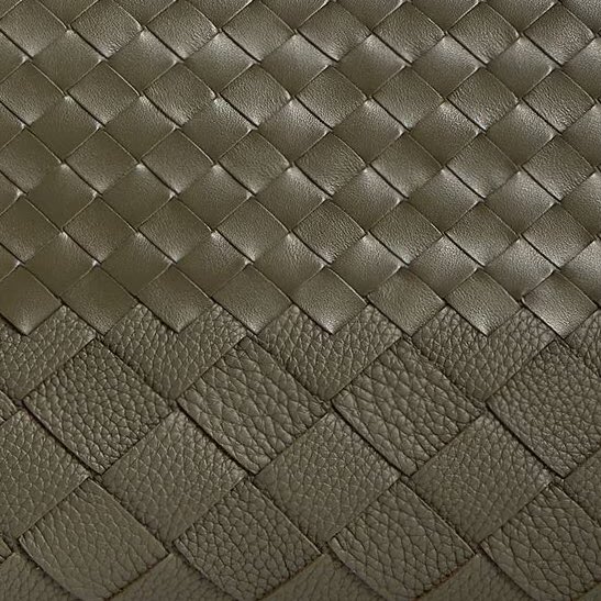 StreetFashion01's tweet image. Wow, Bottega just levelled up their Intreccio Leather Weaving again😮💨