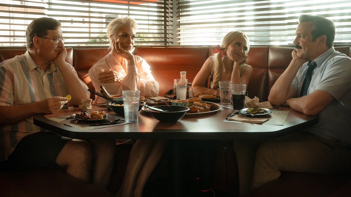 empiremagazine's tweet image. Ted Lasso Season 4 has officially started filming – with a scene that takes our gang to Kansas City.
The season will see Ted return to Richmond to coach a second division women's football team.
Read more: empireonline.com/tv/news/ted-la…