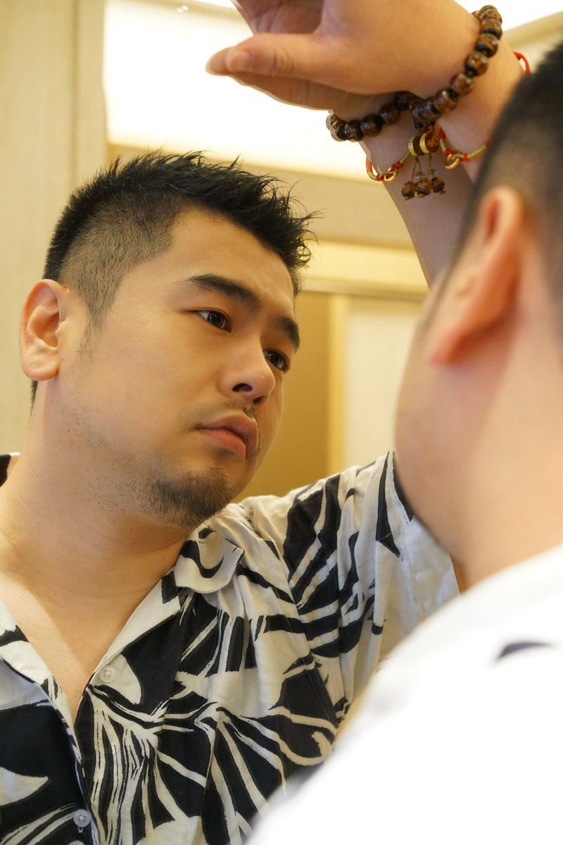 ProPandas_Mr17's tweet image. 鏡の中の自分と出会うって感じ、いいですよね。