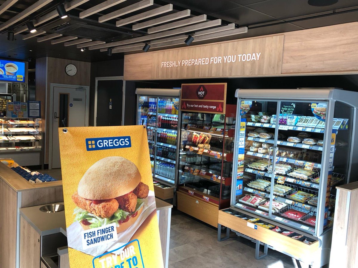 GoWaterGardens's tweet image. Lunch on the go? @GreggsUk at The Water Gardens has you sorted π₯ͺπ₯€