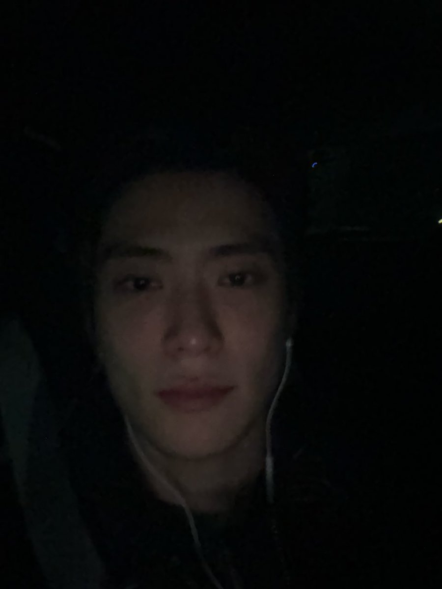 eye_macaron's tweet image. 차안에서도
ㄱㄷ에서도 코끝빔
이거 진짜
재능이야