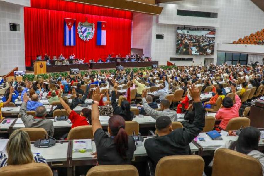⚖️🇨🇺 | El Parlamento cubano aprobó recientemente la Ley del Registro Civil

📌 La norma actualiza de forma integral el régimen jurídico vinculado con la identificación y certificación de hechos y actos relacionados con el estado civil de las personas.

 ℹ️ fgr.gob.cu/noticias/una-n…