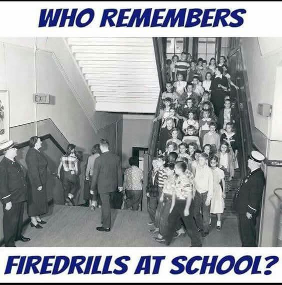 gggirl924's tweet image. In 9th grade, there was a guy in our class that every time he had a test he would go to the local phone booth and call in a bomb scare. They did finally caught him, but it got us out of a lot of classes. Did you have fire drills?