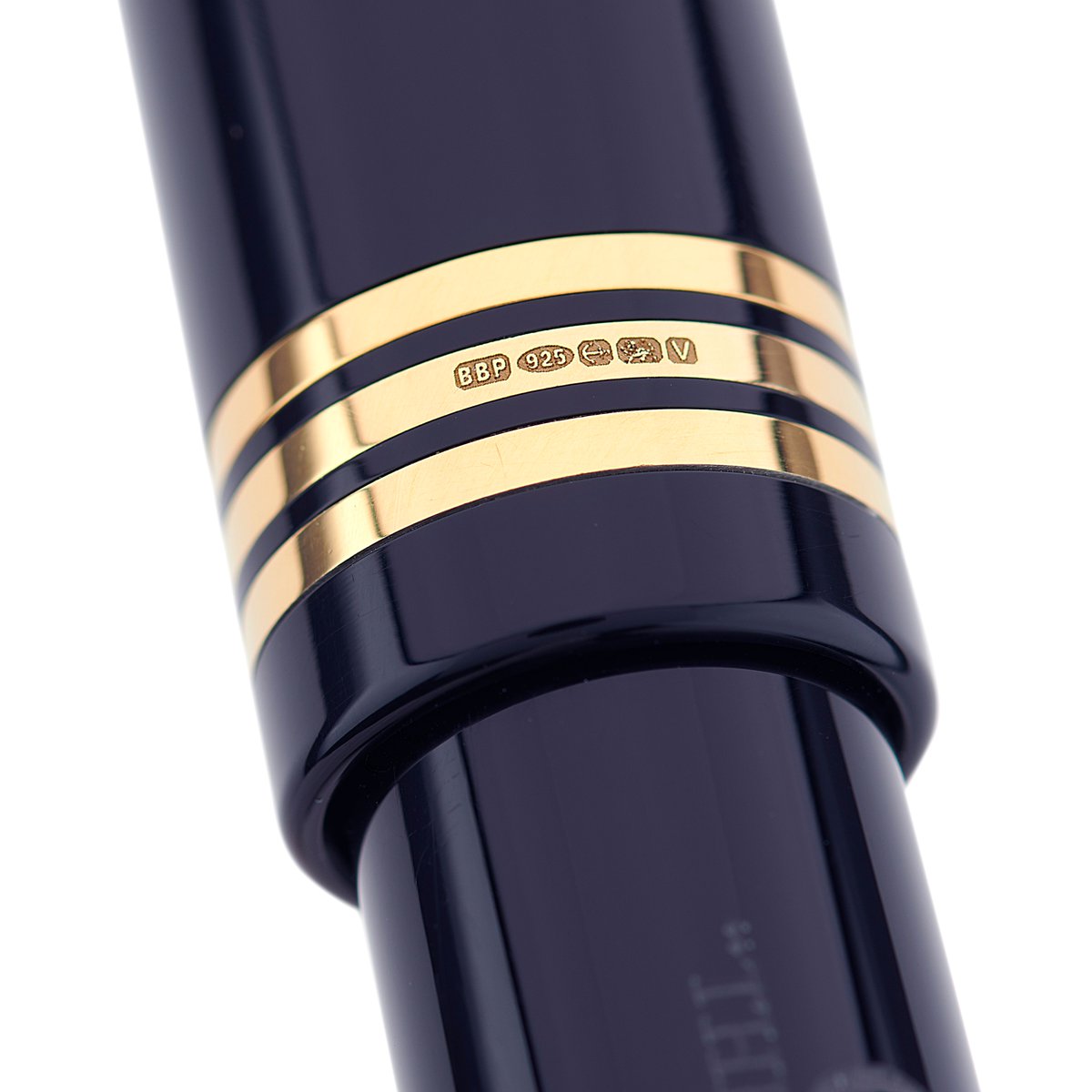 Conway__Stewart's tweet image. Series 100 Commander — handmade in England, midnight‑blue acrylic with hall‑marked 23 ct gold‑plated trim.