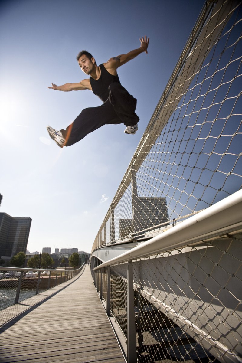 La première soirée au #VillageVacances #saintmichelsurorge aura lieu vendredi 25 juillet dès 18h, et devrait pouvoir se tenir en extérieur, derrière le COSEC Tony Guigonis  avec la ADD Academy.  #flashmob, démo, initiation, #show #artdudéplacement : saintmichelsurorge.fr/evenements/soi…