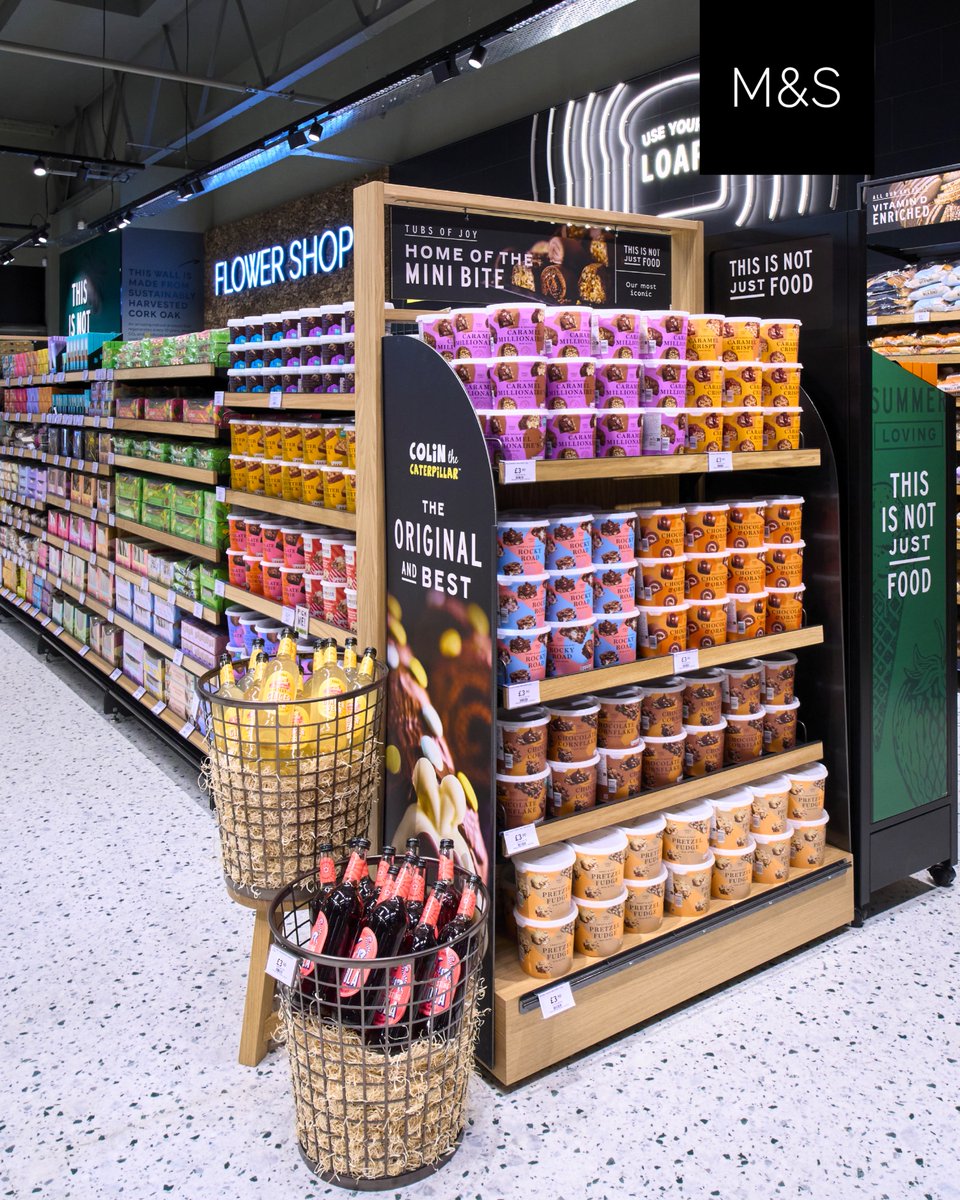 MandSnews's tweet image. 📢 Now open in Leytonstone: a brand-new 12,000 sq ft M&S Foodhall on High Road.
Discover fresh, seasonal produce, an in-store bakery, Flower Shop, Wine Shop & more — all led by Store Manager Chelsea, celebrating 10 years with M&S.
We look forward to welcoming you.…
