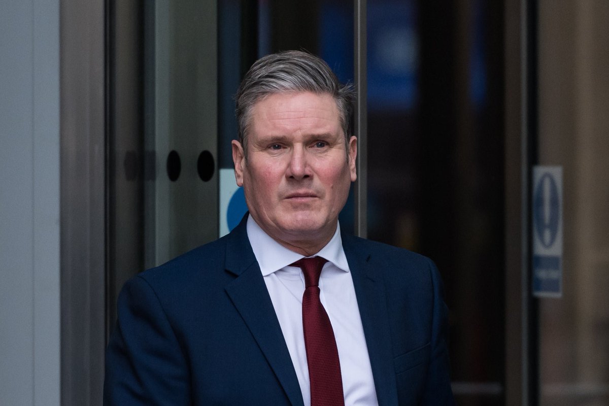 UnityNewsNet's tweet image. Starmer famously said he is a 'hard bastard'.
Well in that case why doesn't he go and speak directly to the demonstrators outside illegals hotels he has besmirched and see what happens?
