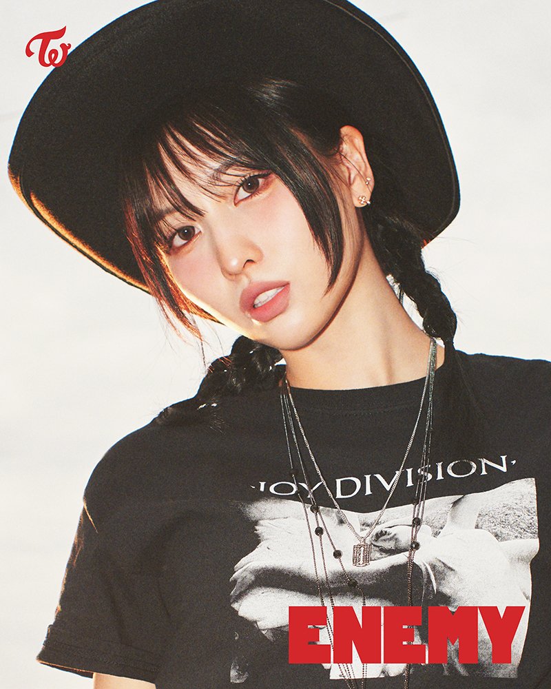 JYPETWICE_JAPAN's tweet image. TWICE JAPAN 6th ALBUM『ENEMY』
2025.08.27 Release
Concept A #MOMO
🔗 twicejapan.com/feature/ENEMY
#TWICE #ENEMY
#TWICE_ENEMY
#JAPAN6thALBUM