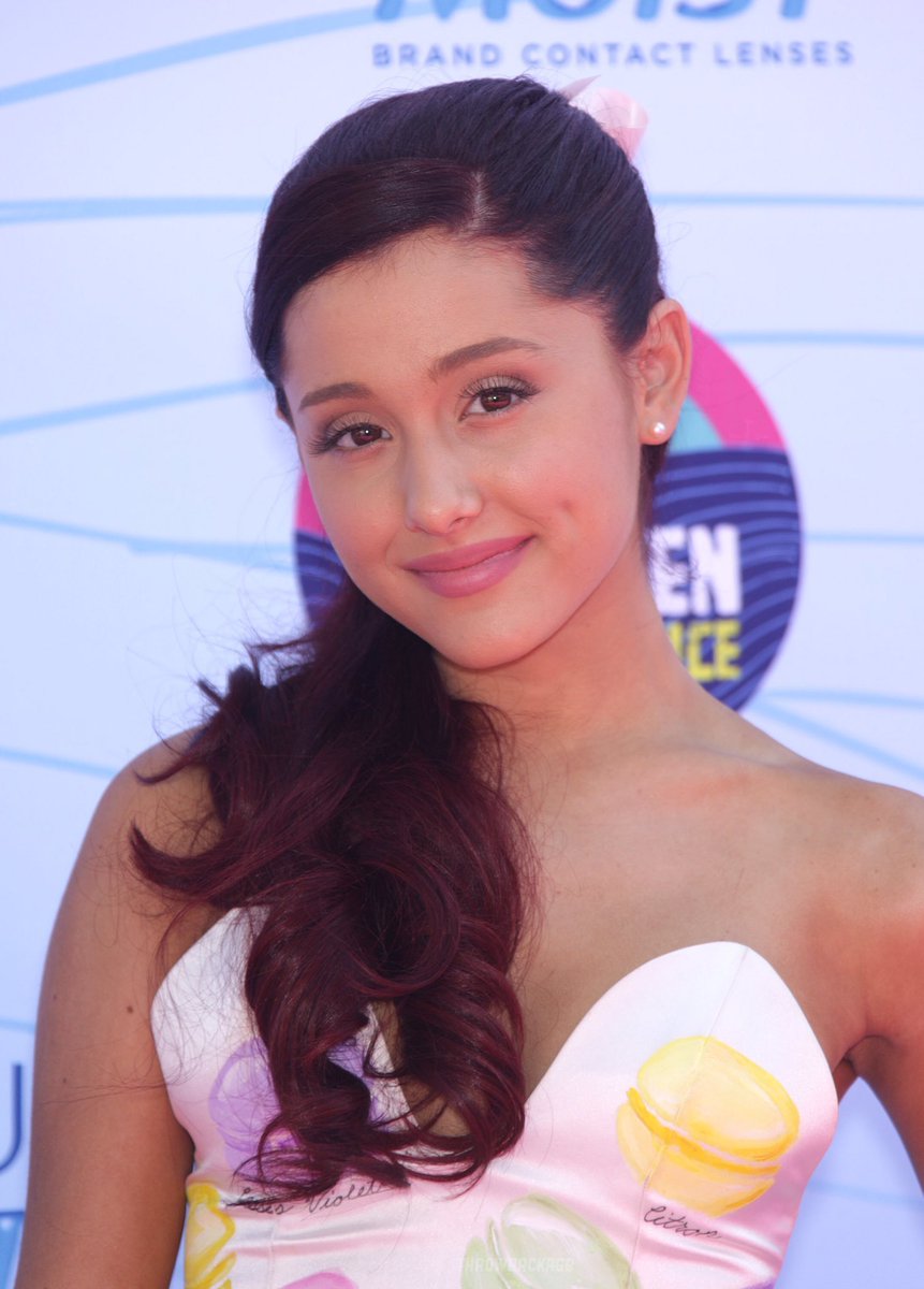 ariana throwbacks tweet media