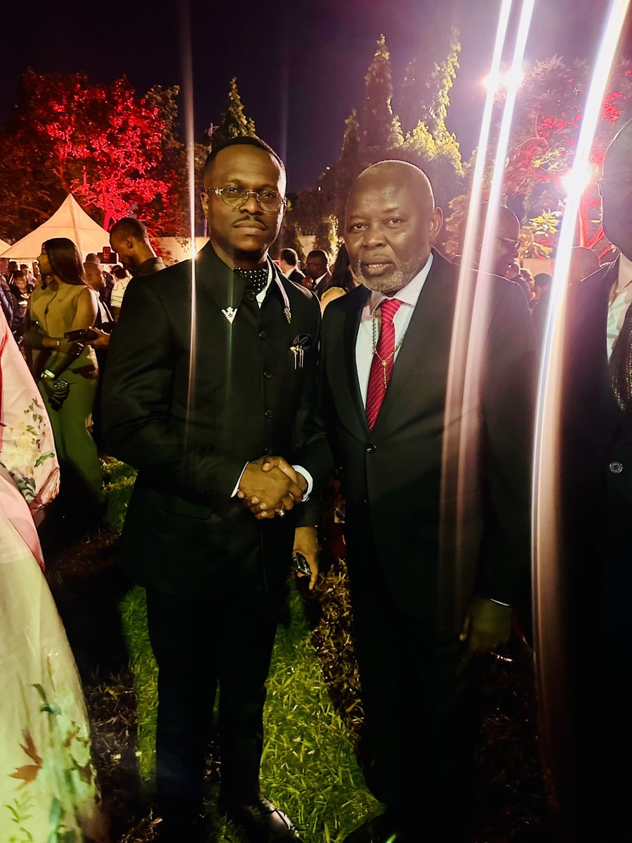 Le Président de l’Assemblée Nationale 🇨🇩 <a href="/VitalKamerhe1/">Vital Kamerhe</a> valide le MOUVEMENT CITOYEN ÉCLAIRÉ (MCE) dans sa démarche de l’éveil de la mentalité Congolaise et surtout de la jeunesse de notre pays ! LA JEUNESSE EST DEBOUT, LA JEUNESSE EST ÉVEILLÉE ✊🏾🇨🇩