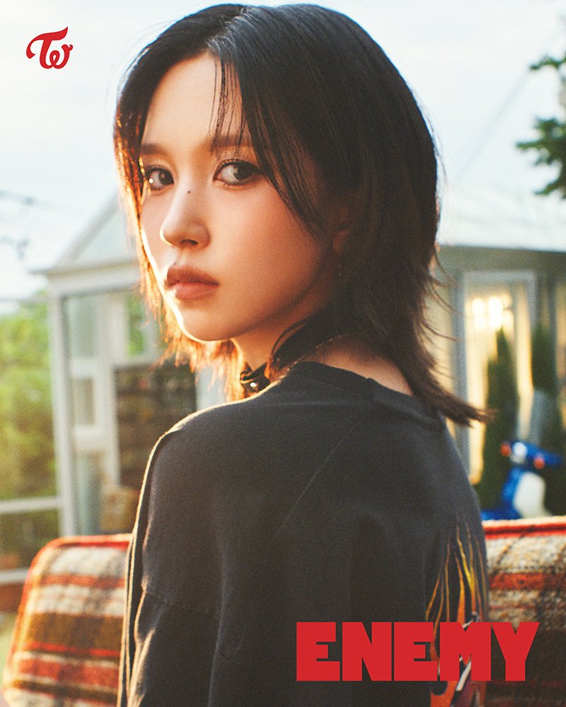 JYPETWICE_JAPAN's tweet image. TWICE JAPAN 6th ALBUM『ENEMY』
2025.08.27 Release
Concept A #MINA
🔗 twicejapan.com/feature/ENEMY
#TWICE #ENEMY
#TWICE_ENEMY
#JAPAN6thALBUM