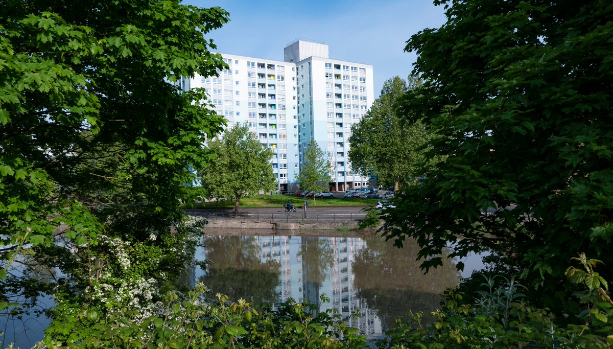 BristolCouncil's tweet image. 📣 New plans approved to speed up the replacement of unsafe cladding in council blocks 📣
The council will trial a new approach to cladding replacement that could see all unsafe cladding removed from council blocks by 2031.
Read more on our newsroom 👉 orlo.uk/eNyaI