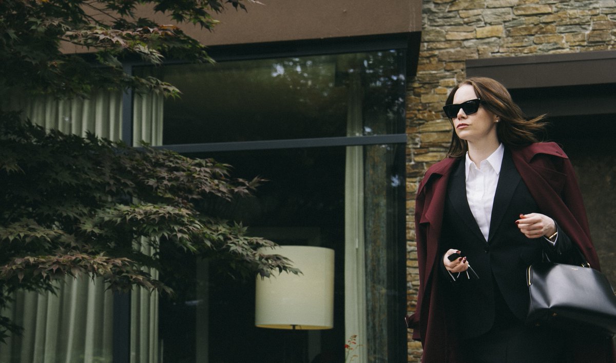 DEADLINE's tweet image. ‘Bugonia’ by Yorgos Lanthimos will debut In Competition at the 82nd #VeniceFilmFestival.
The film stars Emma Stone and Jesse Plemons, and marks Stone's third collaboration with Lanthimos
See the full lineup here: tinyurl.com/3wv3hha8