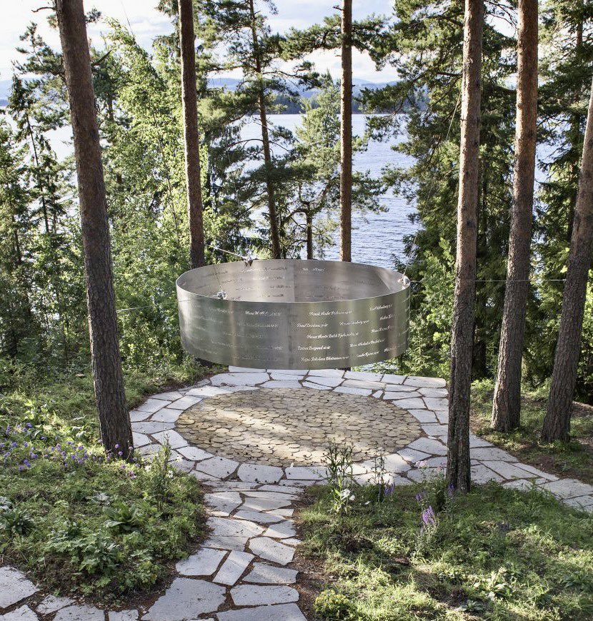 EP_President's tweet image. Utøya. Oslo. July 22.
We remember. We grieve. We resist hate.
14 years later, we honour the 77 lives lost, so many of them young. Their names and dreams live on in our memory.
We stand with the survivors and recommit to fighting extremism.