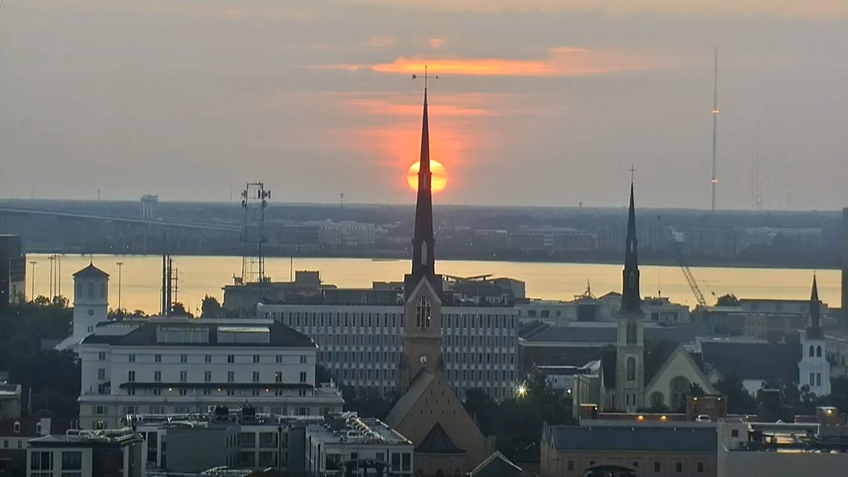 JoeySovine's tweet image. Sunrise view from Downtown Charleston to Mount Pleasant!