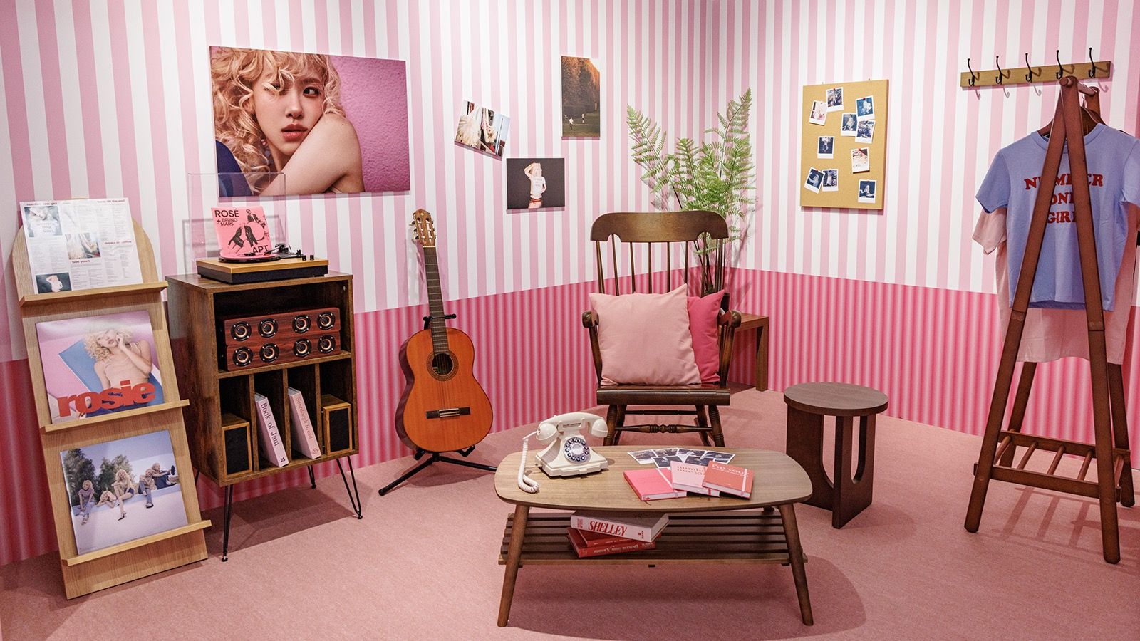 【２点】BLACKPINK ジス フォトフレーム  2017ポップアップ限定 2点】BLACKPINK ジス フォトフレーム 2017ポップアップ限定