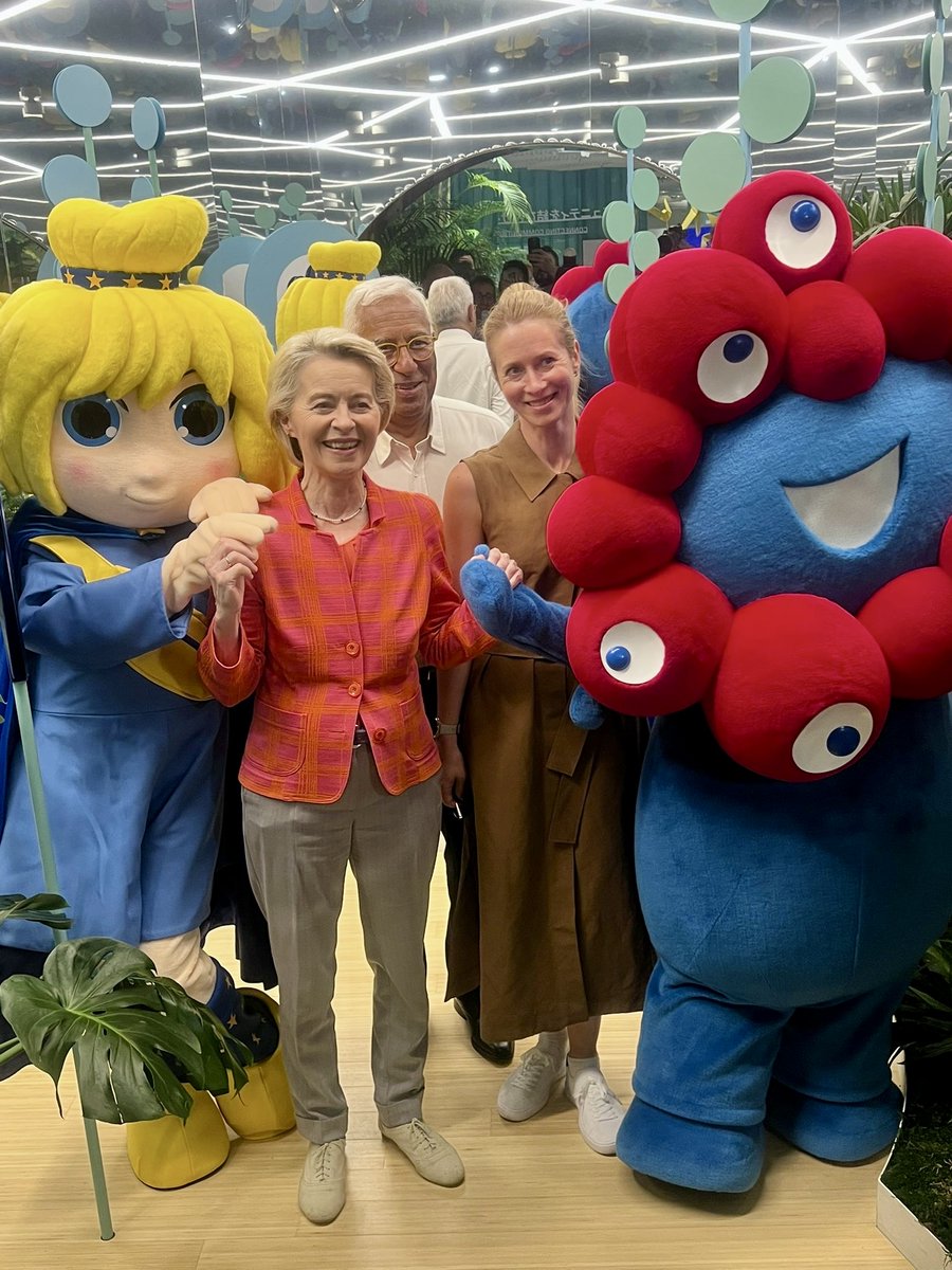 euatexpo's tweet image. A strong day for Europe 🇪🇺 at Expo
President Ursula @vonderleyen, @eucopresident António Costa, and HR/VP @kajakallas visited the EU Pavilion and stood in solidarity at the Ukrainian Pavilion 🇺🇦
#EUatExpo #StandWithUkraine