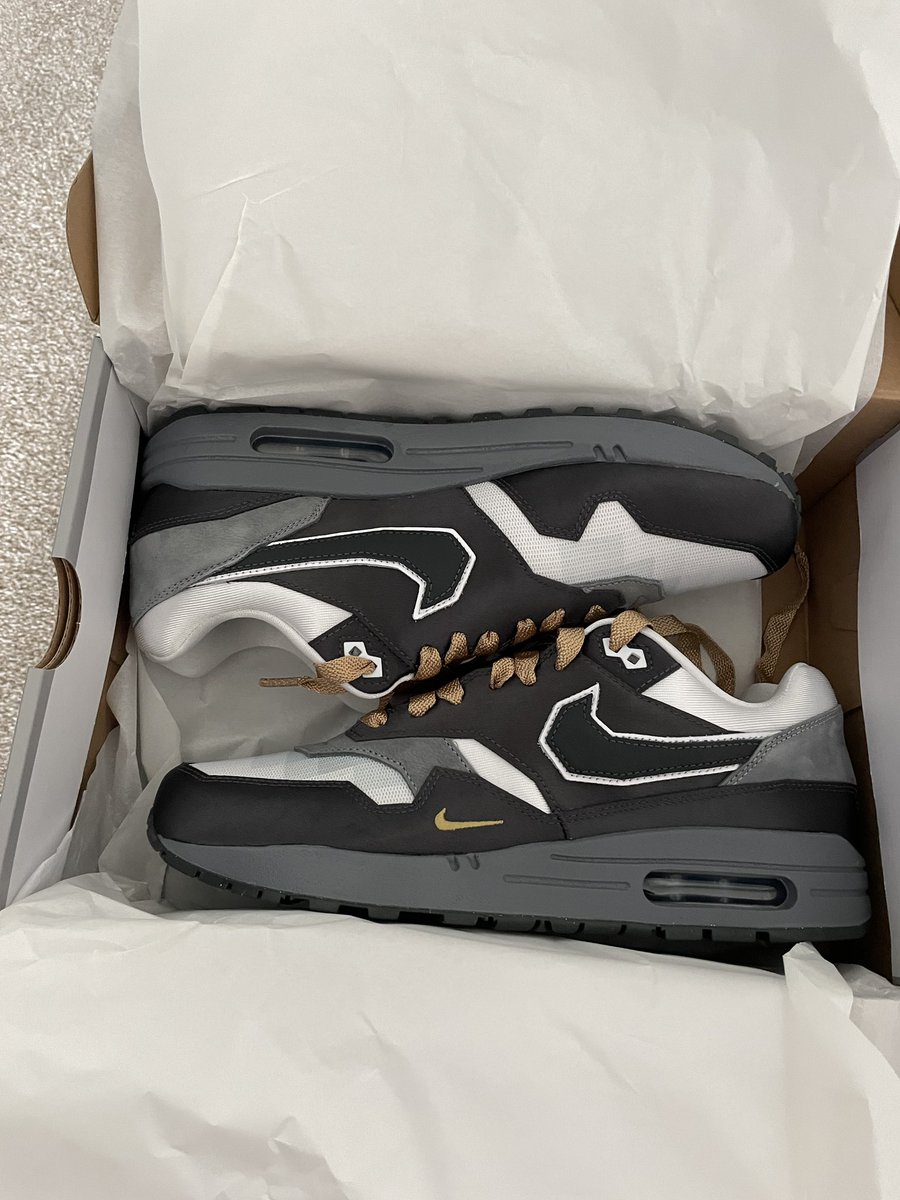 Got mine!!! 
BIG HEAD MODE ACTIVATED 
Thanks <a href="/dotSWOOSH/">.SWOOSH</a> keep up the killer drops!!!