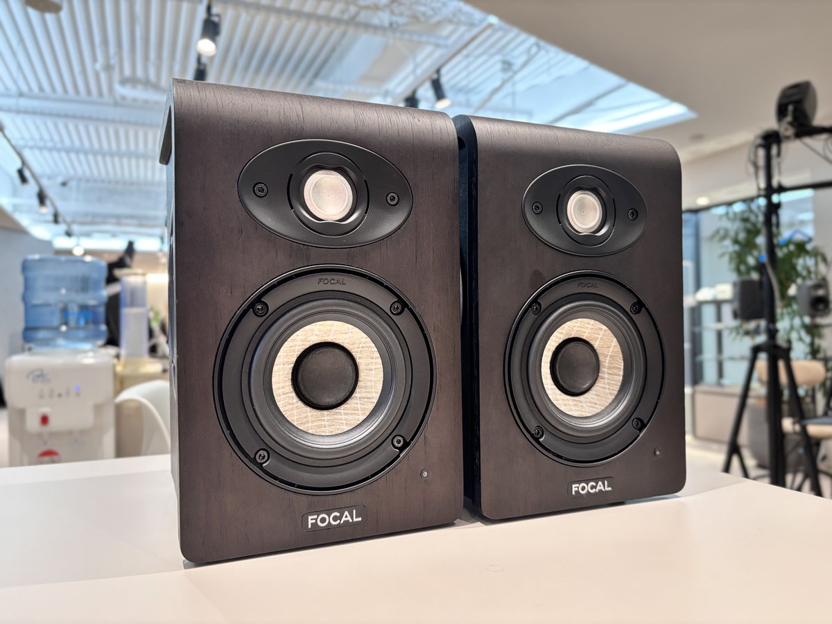 RockoNCompany's tweet image. 【中古セール情報】
・Focal / Shape40 (Pair) 店頭展示機
¥79,800-→¥74,800-(税込)
コンパクトながら十分なパワーと低音再生に優れたモニタースピーカー!
高域から低域までフラットな鳴りで、
高い解像度とクリアな分離感が魅力的です!
木目調のデザインもインテリアとマッチします👍…