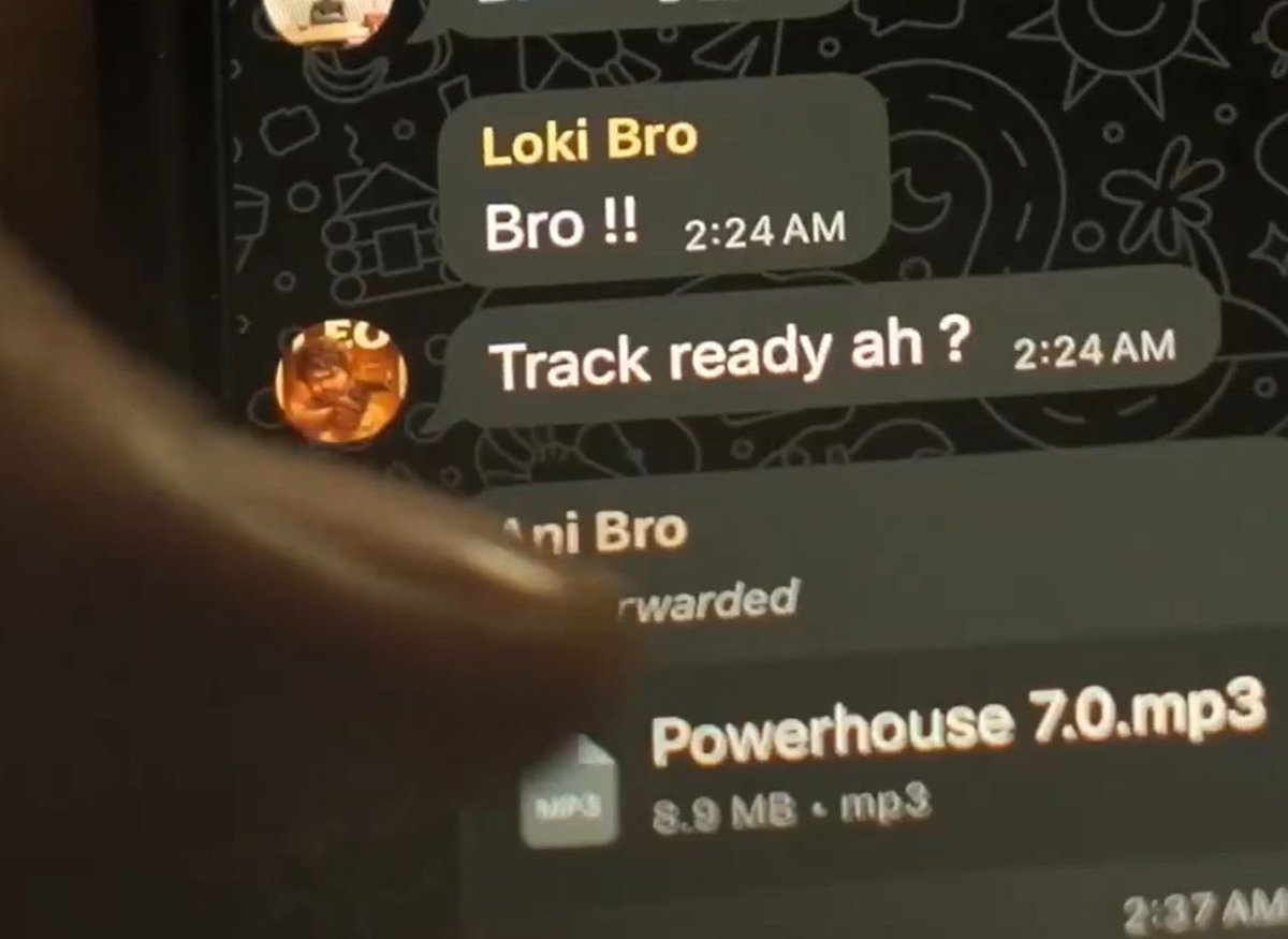 VijayFansTrends's tweet photo. .@Dir_Lokesh WhatsApp DP spotted in the Powerhouse promo 😁 #Leo https://t.co/MokZGvWO1D