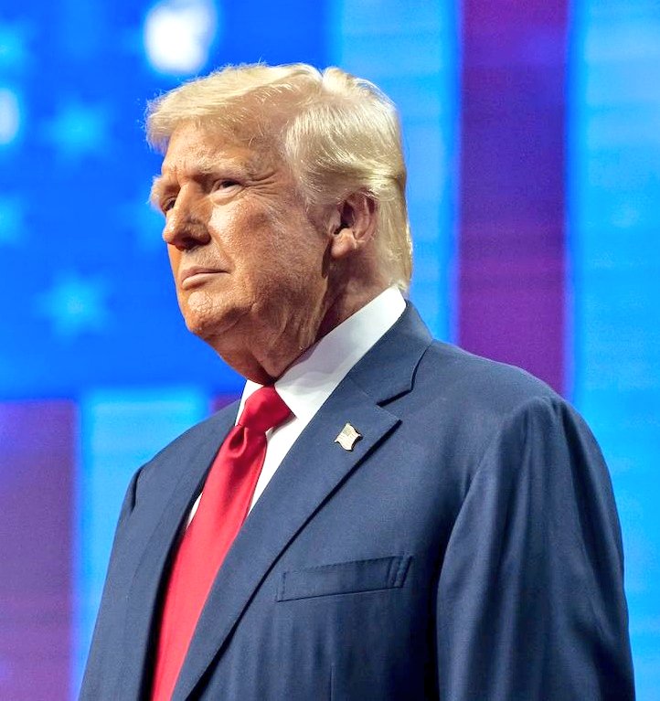 rkmtimes's tweet image. BREAKING 🇺🇲🔥 Trump's Structure bill to boost the entertainment and sports by adopting #NFTs, Meme Coins and Web3.
🚨 Global NFT market cap reaches $10 billion+ first time because of #Trump's pro-crypto bills.