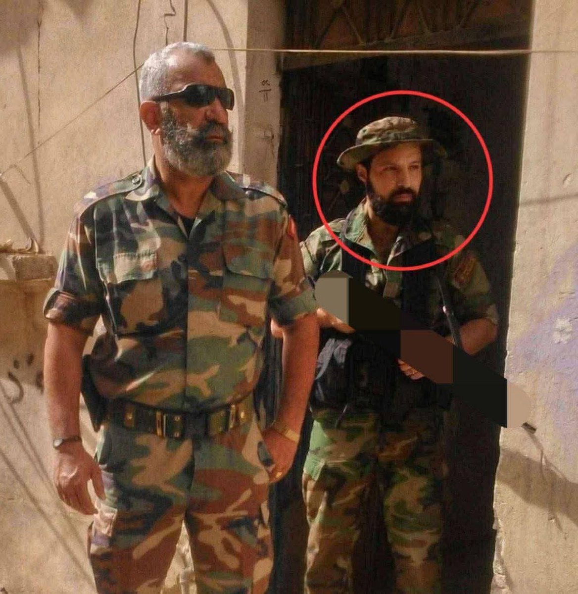 i5h4lid's tweet image. هههههههه قتلوا مساعد عصام زهر الدين اللعين المقبور اللي دمر الدير ابن القحبة