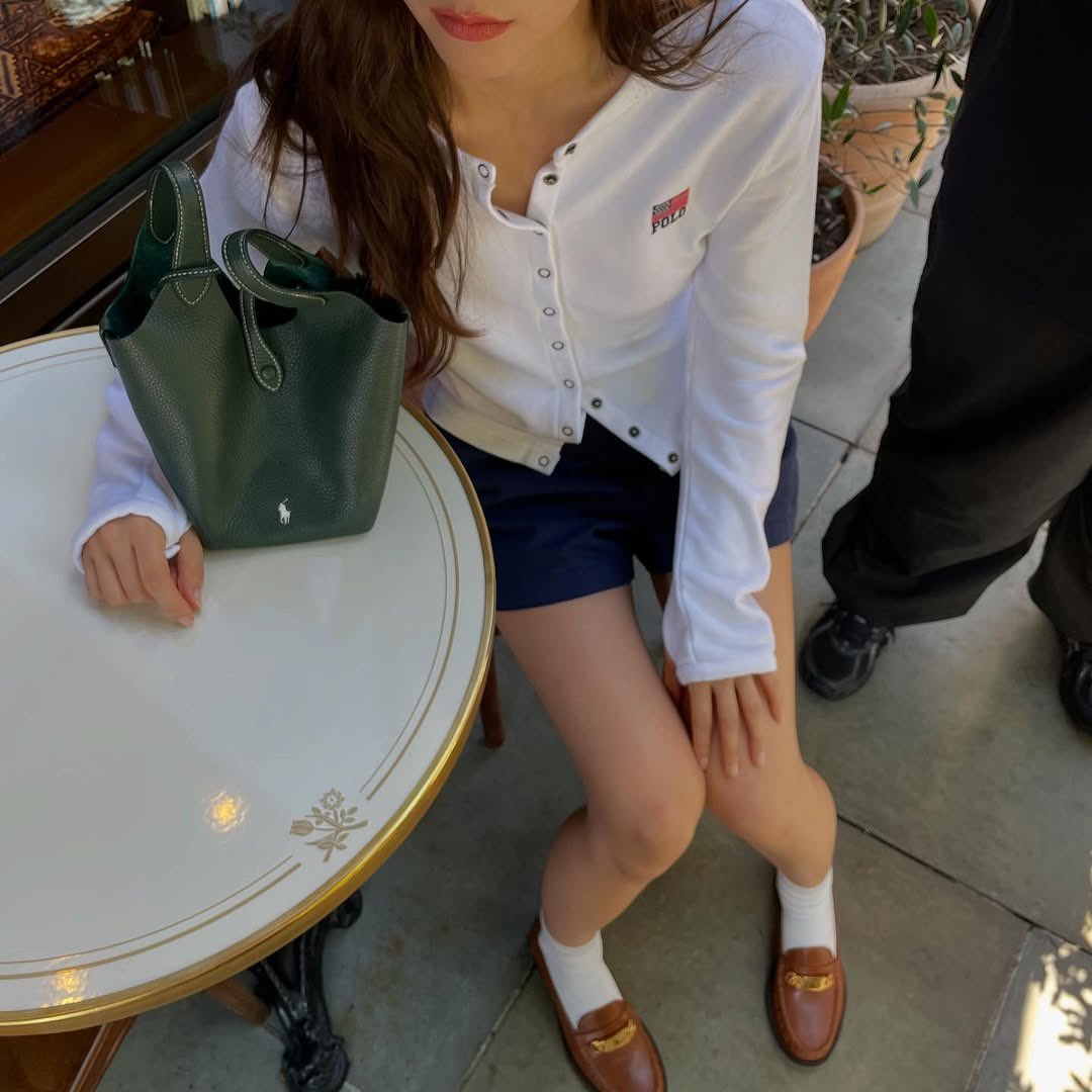 krystclass's tweet photo. [Krystal IG]

“🌼”

#KRYSTAL #크리스탈 
https://t.co/aAn3tY2LHX https://t.co/ovEXWTppOk