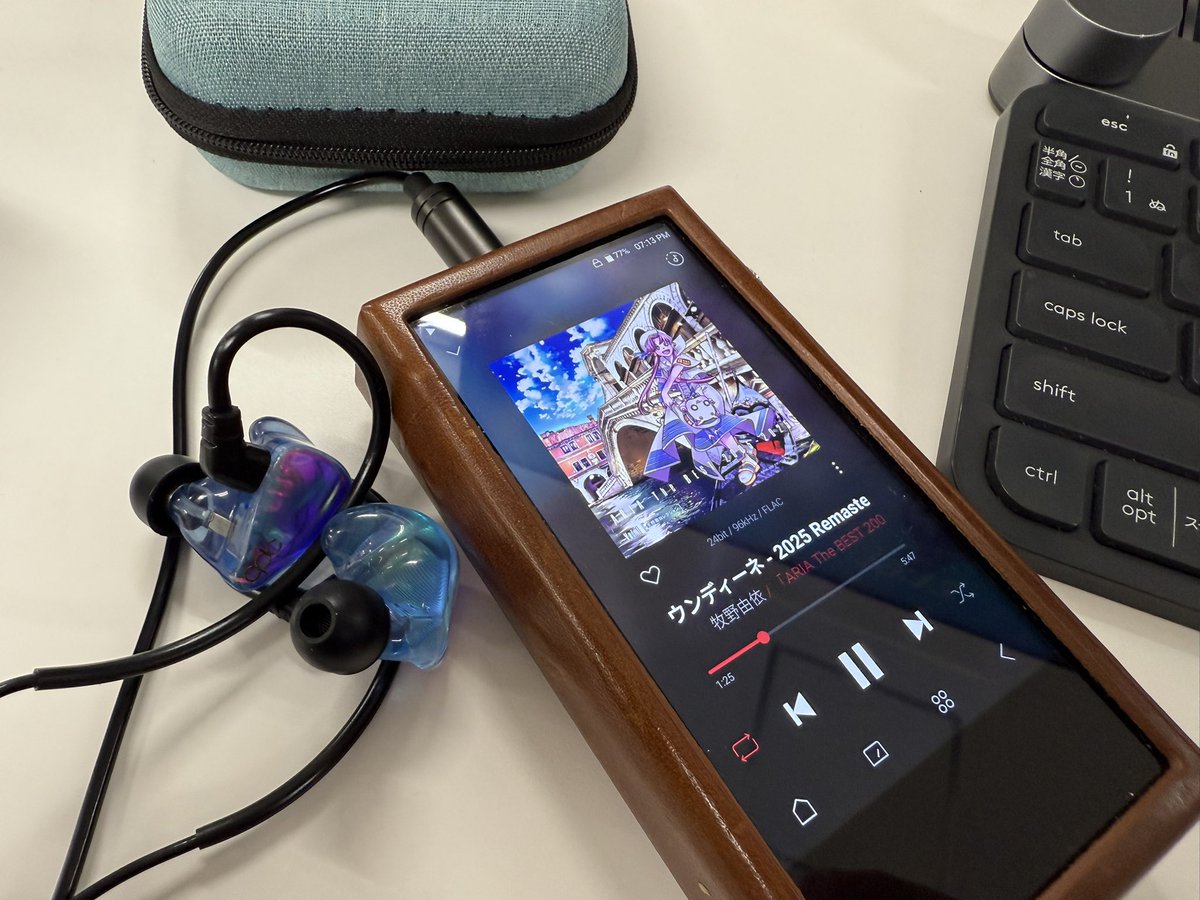 AiutoAudioN's tweet image. 三連休明け、お疲れ様でした!
連休発売となったFRONTIERも好調で弊社在庫がヤッバイことに…気になってる方はお早めに!
FRONTIER aquamarineを片手に帰路につきやす